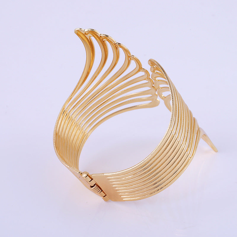 Feather metal texture bracelet