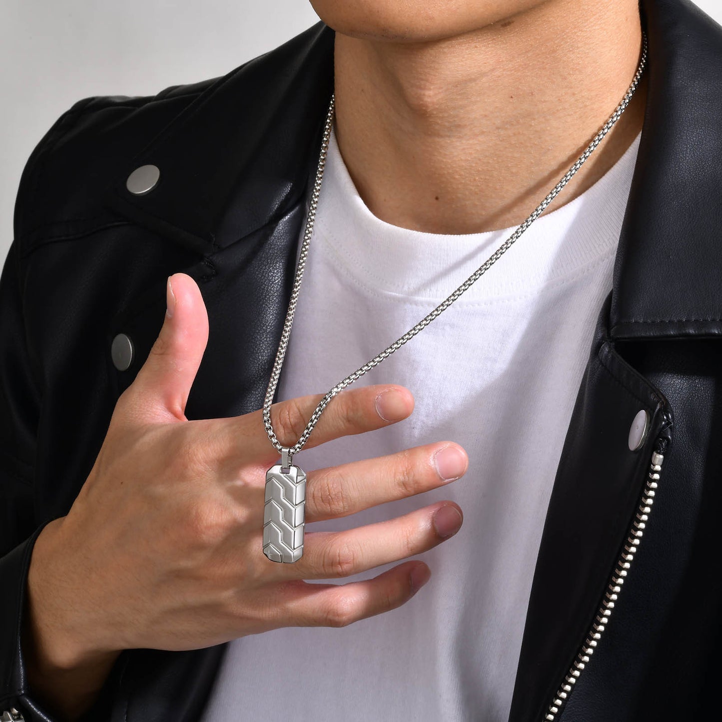 Hexagonal Three-dimensional Bevel Tire Pattern Pendant