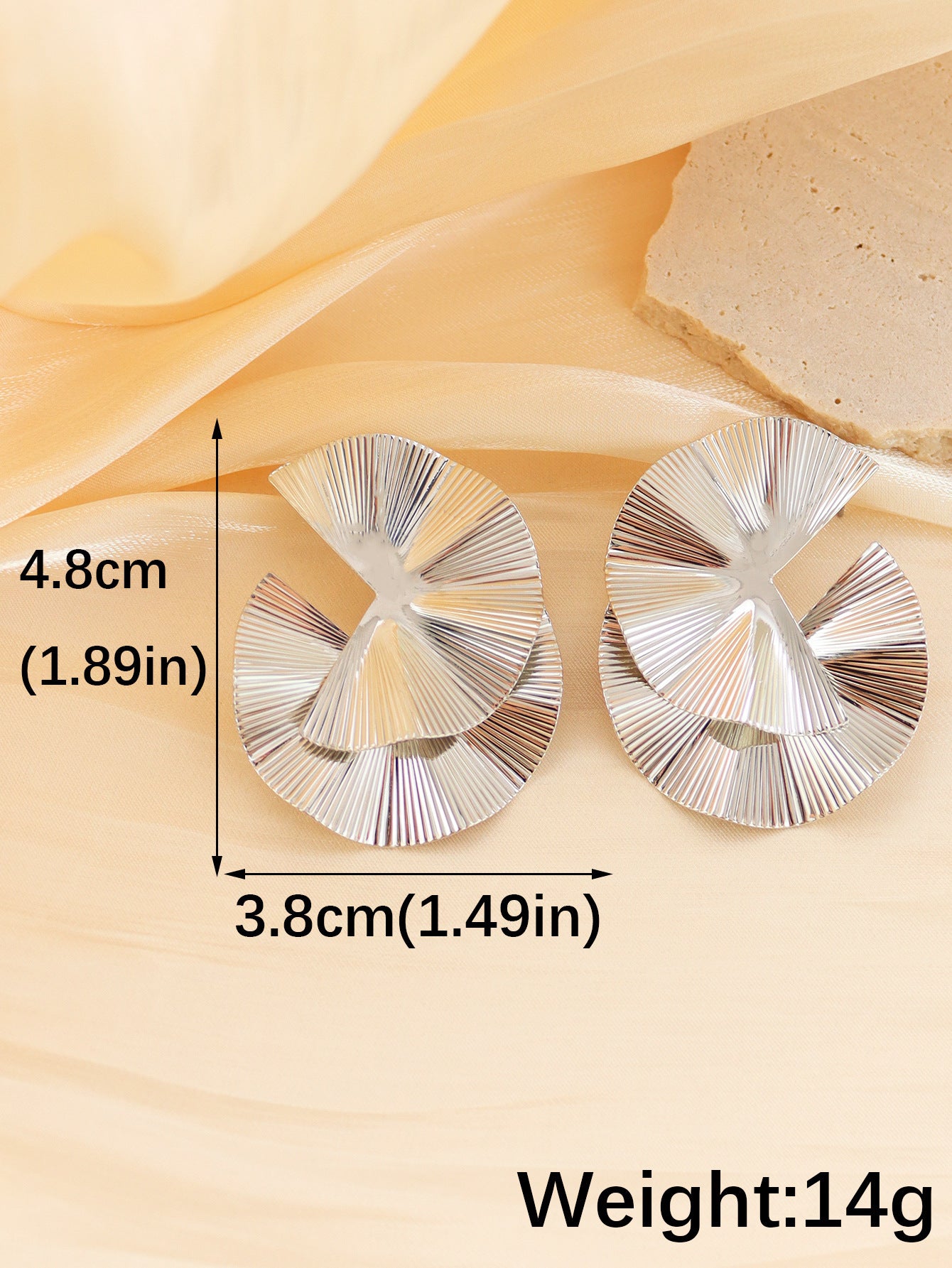 Niche Personality Scallop Earrings